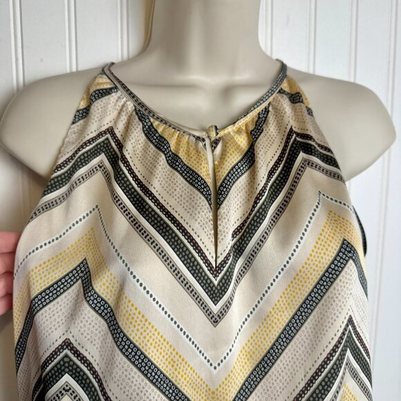 White House Black Market silky defined waist sleeveless blouse size 2 I2 - Picture 2 of 5